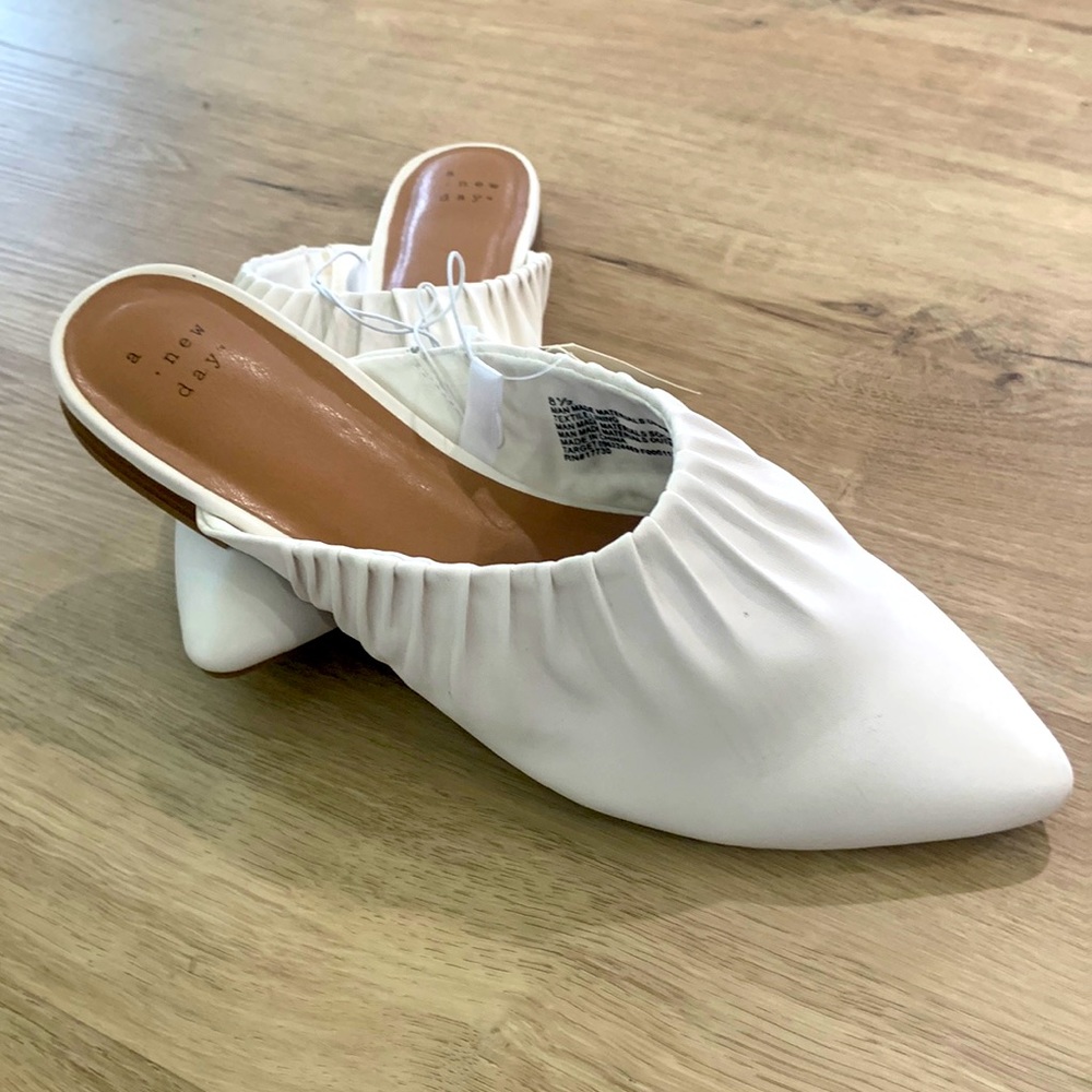 NEW Women’s A New Day Elle Flats